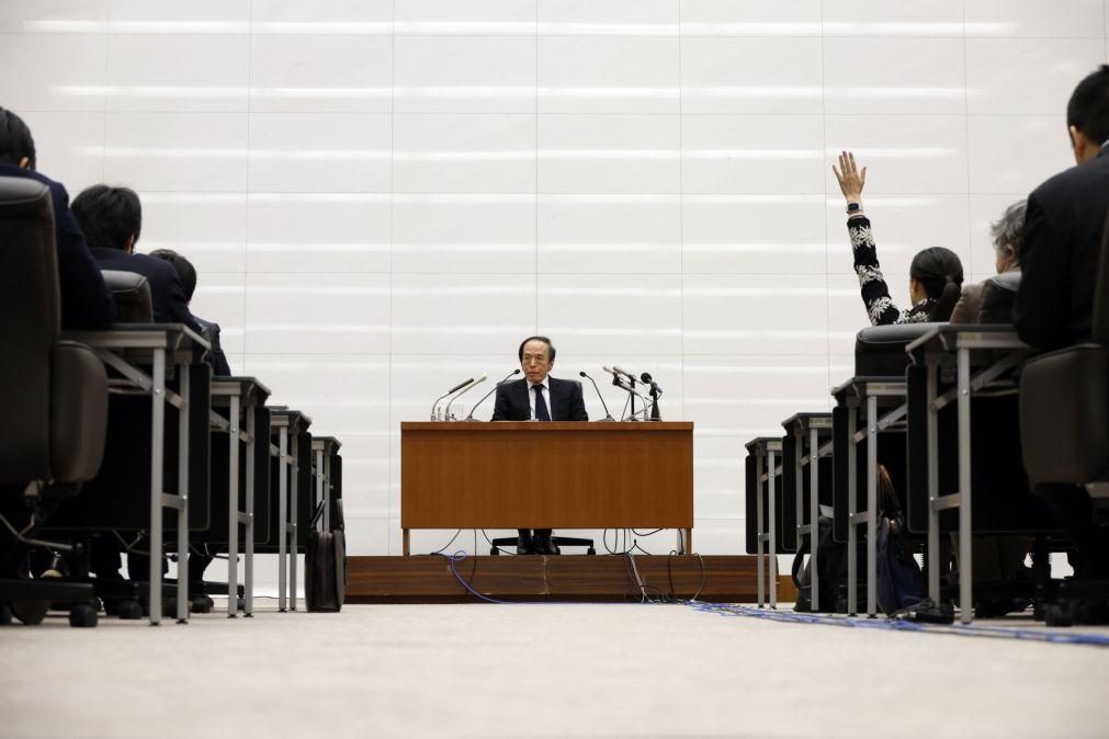 Banco do Japão reduz previsão de crescimento devido a tarifas mas mantém juros