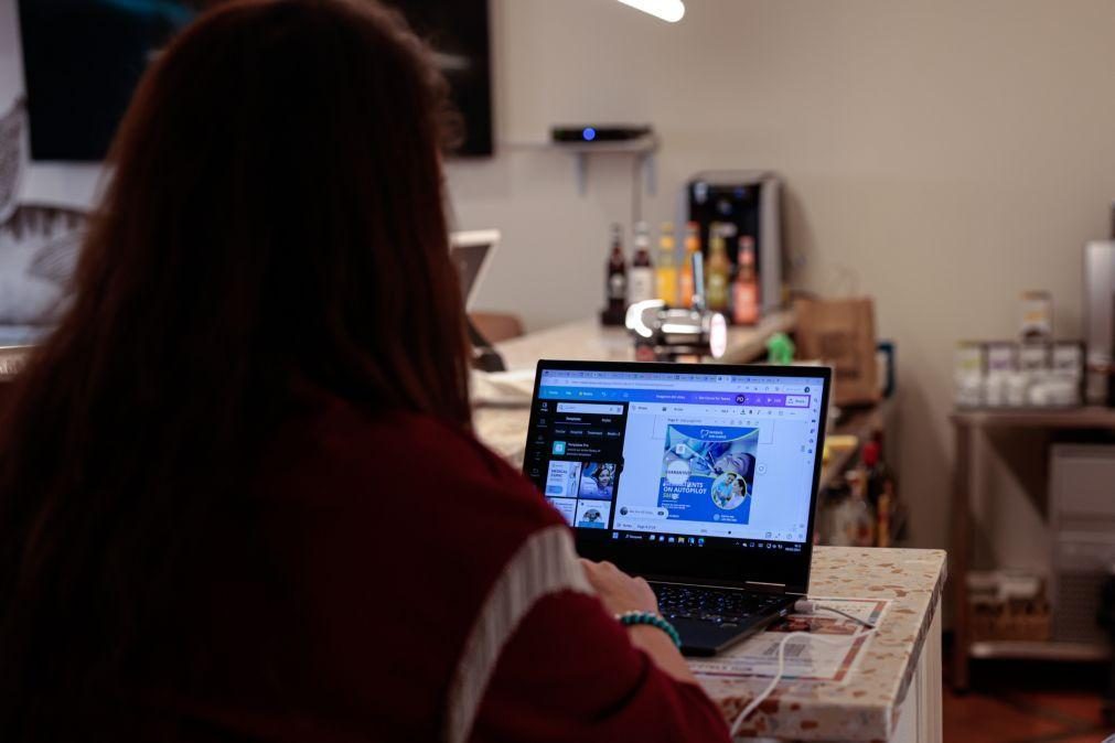 1.º de Maio: Trabalhadores mais qualificados do que empregadores mas um quarto recebe SMN