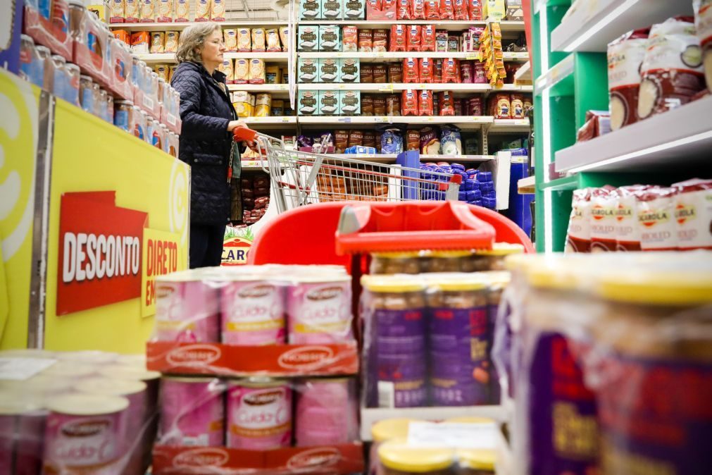 Inflação acelera para 2,1% em abril