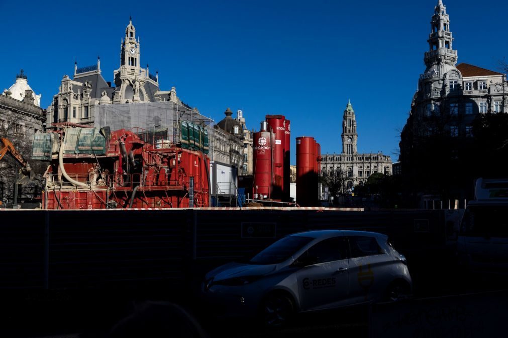 Câmara do Porto vai hastear oficialmente bandeira arco-irís