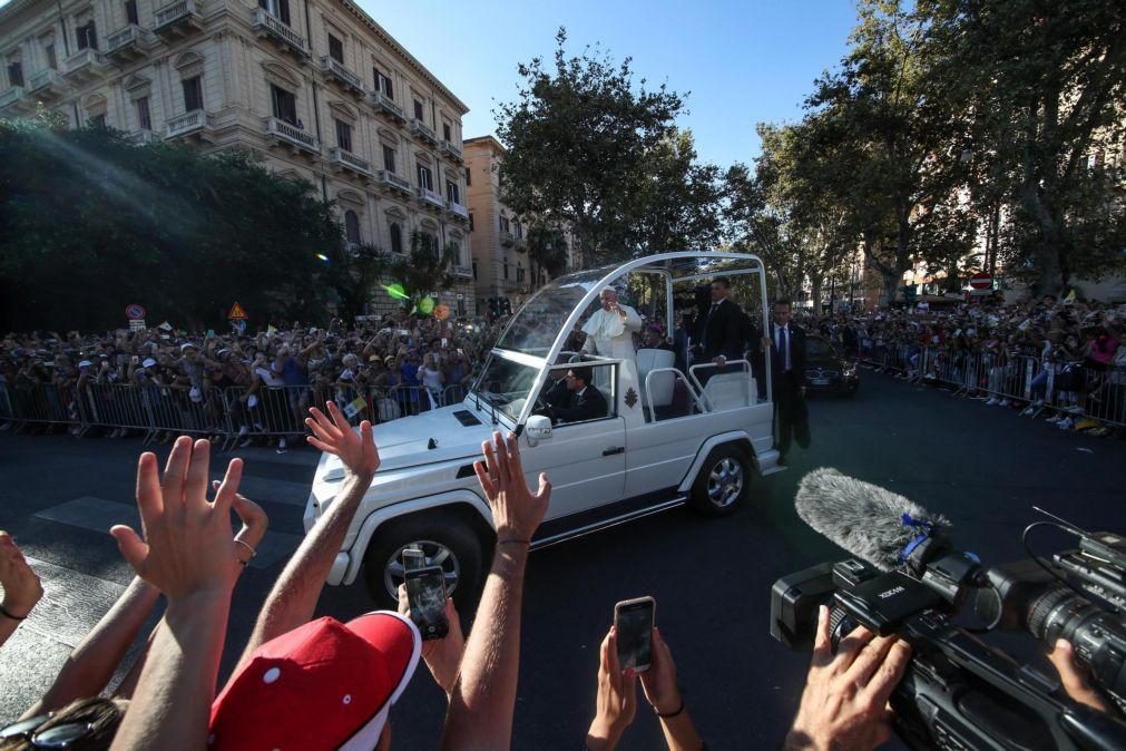 Papa Francisco doou papamóvel para servir de unidade móvel de saúde para crianças de Gaza