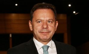 Luís Montenegro responde a 'provocação' sobre o filho... que envolve fotografias em tronco nu! 