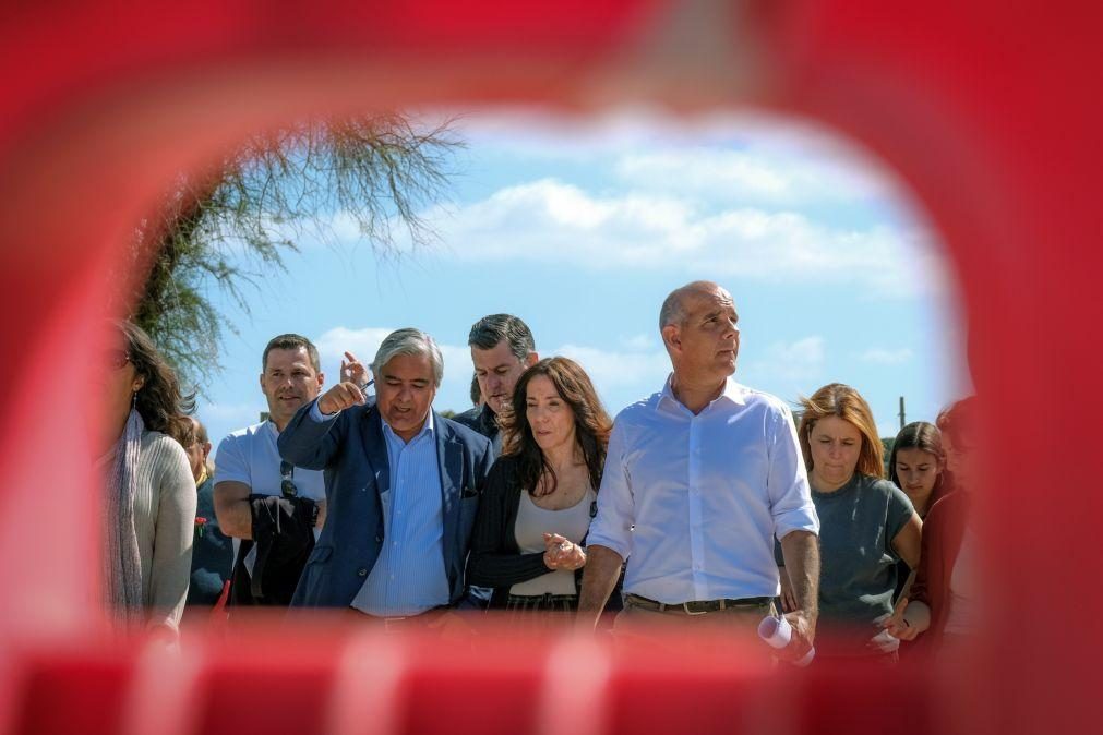 Paulo Raimundo com Heloísa Apolónia ao lado aponta ao regresso dos Verdes à AR