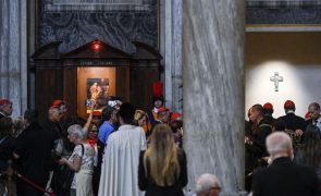 Túmulo de Francisco eleva basílica a novo destino turístico de Roma