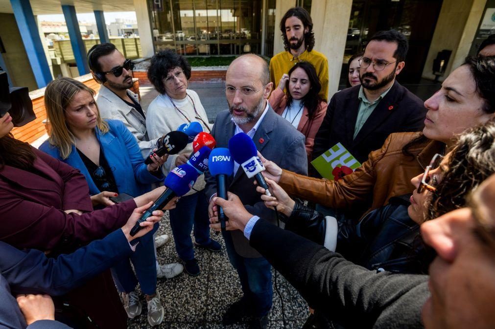 Livre diz que maioria entre AD e IL é para ir além da `troika´