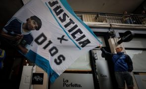 Maradona tinha comportamento autodestrutivo e não deveria ter recuperado em casa
