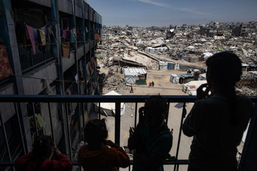 Autoridades de Gaza denunciam 22 mortos em ataque a escola que Israel diz ser comando do Hamas