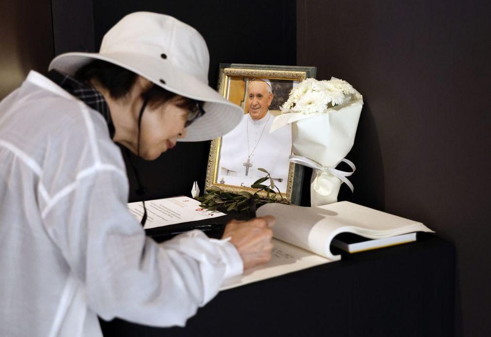 Obra de Caravaggio teve apoio do papa Francisco e atrai multidões em Osaka25
