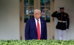 Trump pede ao Supremo Tribunal fim de proteção legal para 500 mil imigrantes