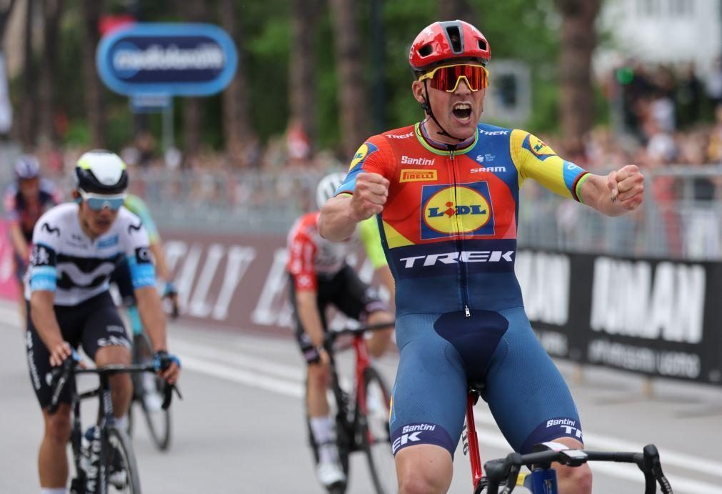 Mads Pedersen vence etapa inaugural do 'Giro' e é 1.º líder