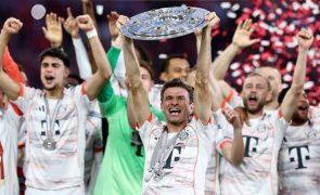 Campeão Bayern Munique vence no adeus emotivo de Thomas Müller