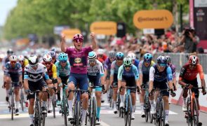Pedersen vence terceira etapa do 'Giro' e recupera liderança