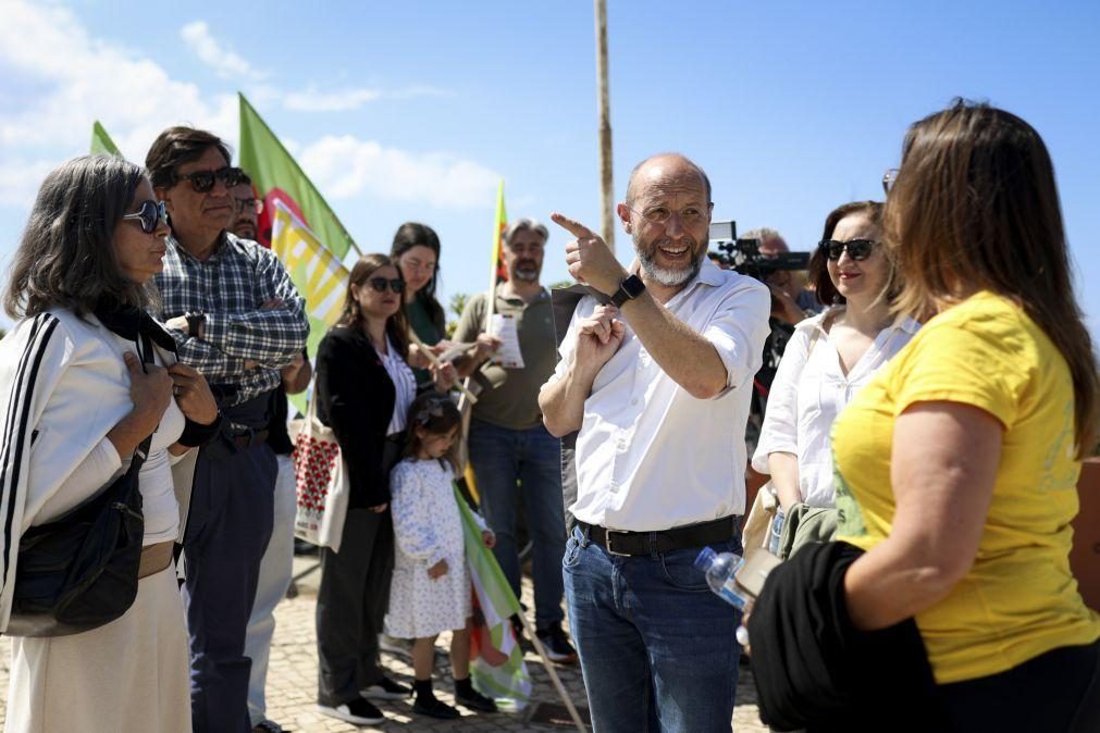 Livre diz que a escolha está entre a dupla do