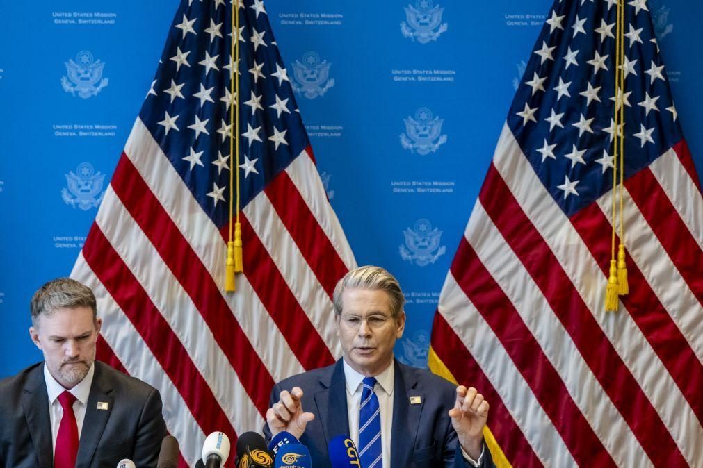 Estados Unidos e China suspendem tarifas e vão negociar durante 90 dias