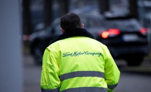 Trabalhadores da Ford na Alemanha em greve na quarta-feira