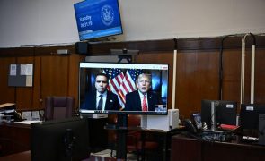Ex-advogado de Trump no caso de atriz porno nomeado para Biblioteca do Congresso dos EUA