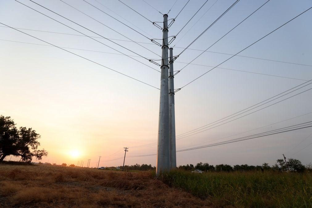 Eurodeputados pedem reforma das redes elétricas da UE após