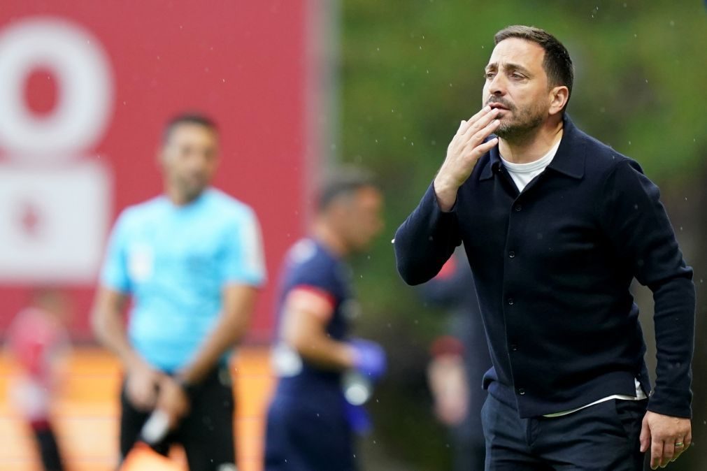 Treinador elogia época extraordinária e diz que Santa Clara não se guia pela Europa