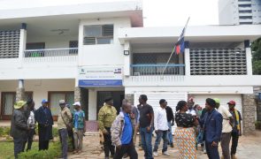 Antigos guerrilheiros da Renamo acampados na sede em Maputo para 