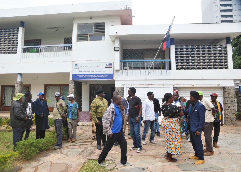 Antigos guerrilheiros da Renamo acampados na sede em Maputo para