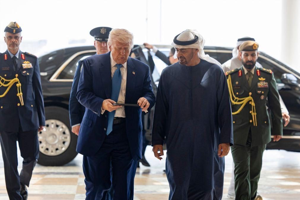 Trump acusa ex-diretor do FBI James Comey de ameaçá-lo de morte no Instagram