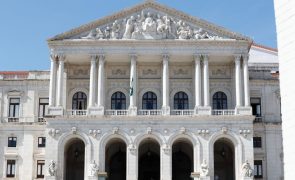 Mais de 10 milhões de eleitores escolhem hoje os 230 deputados
