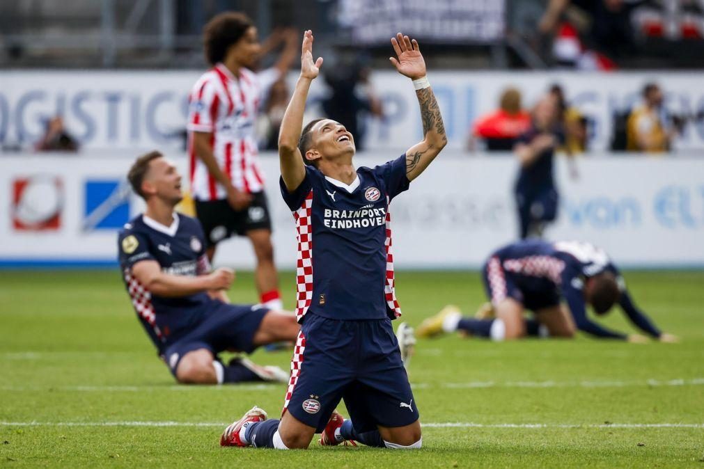 PSV Eindhoven termina a vencer e sagra-se bicampeão neerlandês de futebol