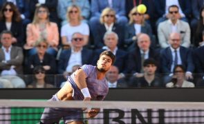 Alcaraz prolonga domínio frente a Sinner para conquistar Masters 1.000 de Roma