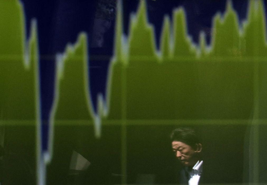 Bolsa de Tóquio abre com Nikkei a perder 0,48%