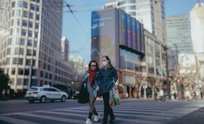 China reduz taxa de juro de referência para mínimo histórico de 3%