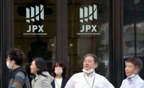 Bolsa de Tóquio fecha a subir 0,08%