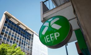 Número de desempregados inscritos nos centros de emprego baixa 1,5% em abril