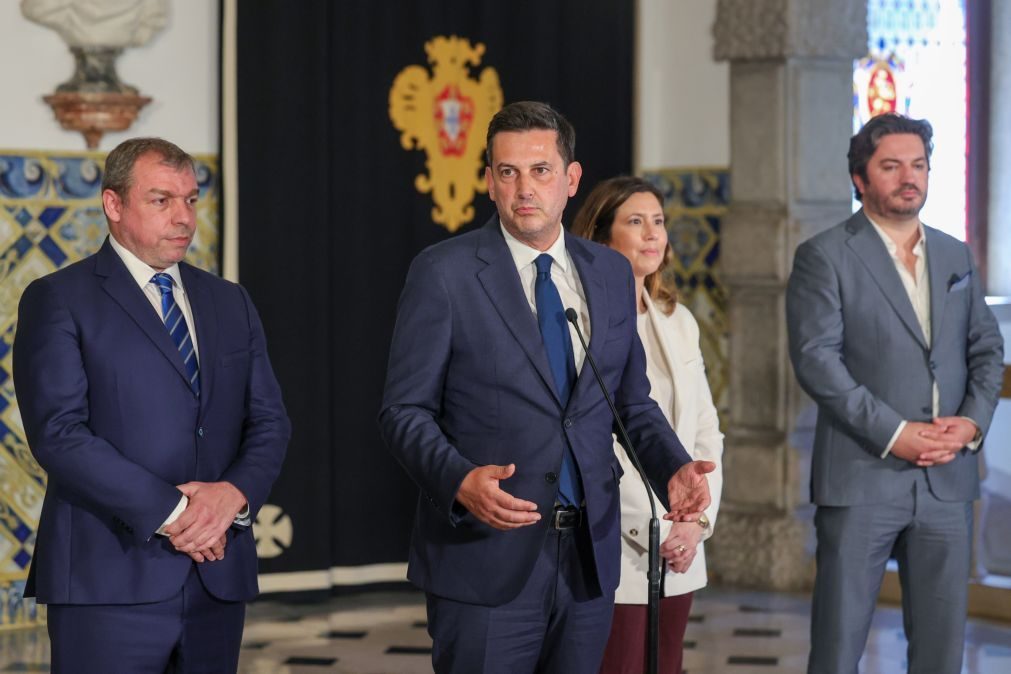 IL vai propor revisão da Constituição para reduzir