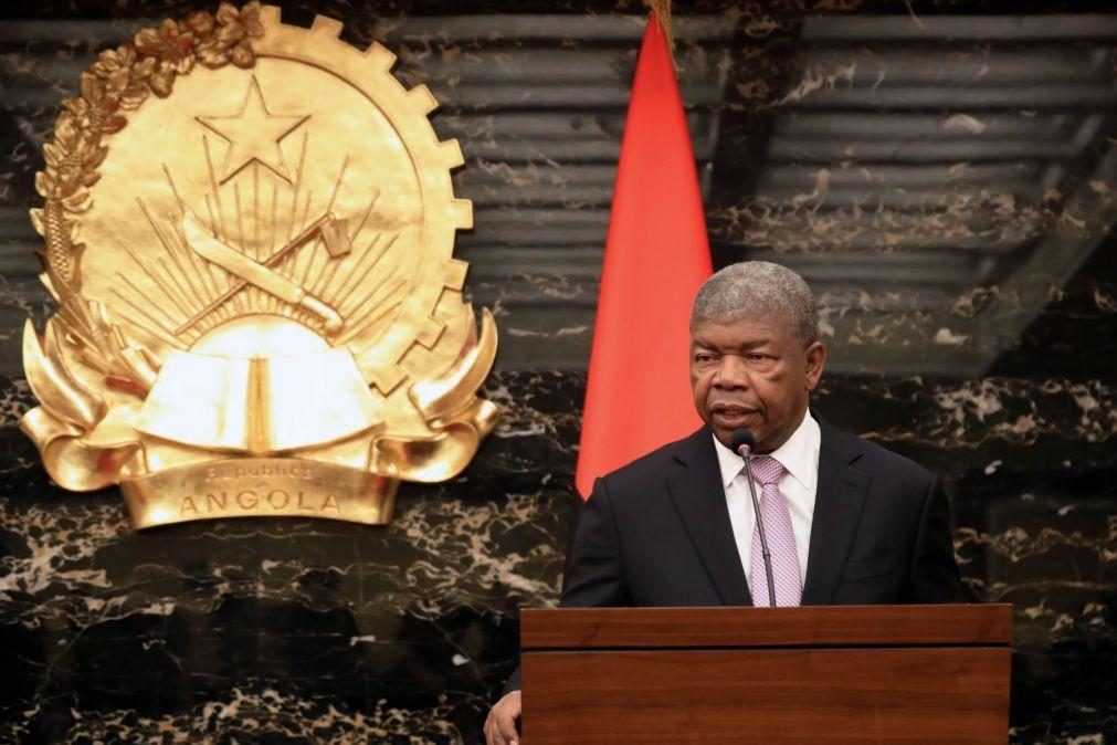 Presidente angolano distingue mais 697 figuras nos 50 anos da independência