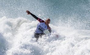 Kelly Slater volta à competição na Liga Mundial de surf nos Estados Unidos