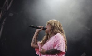 Carolina Deslandes edita hoje um álbum 