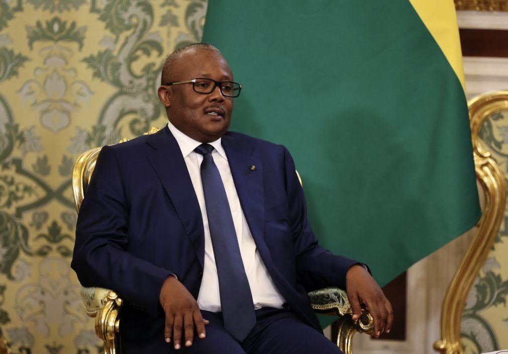 PR guineense desdramatiza apreensão de passaportes no aeroporto de Lisboa