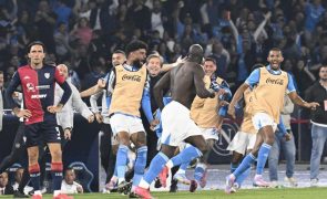 Nápoles campeão de Itália pela quarta vez ao bater Cagliari