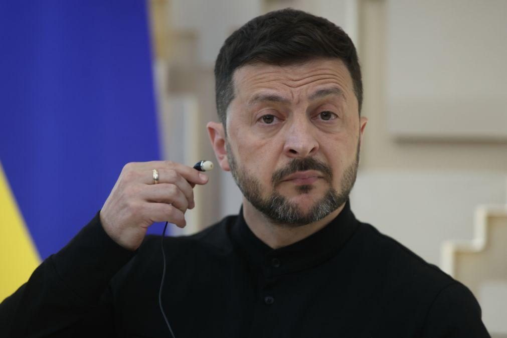 Zelensky apela a reforço de sanções após noite de ataques russos na Ucrânia