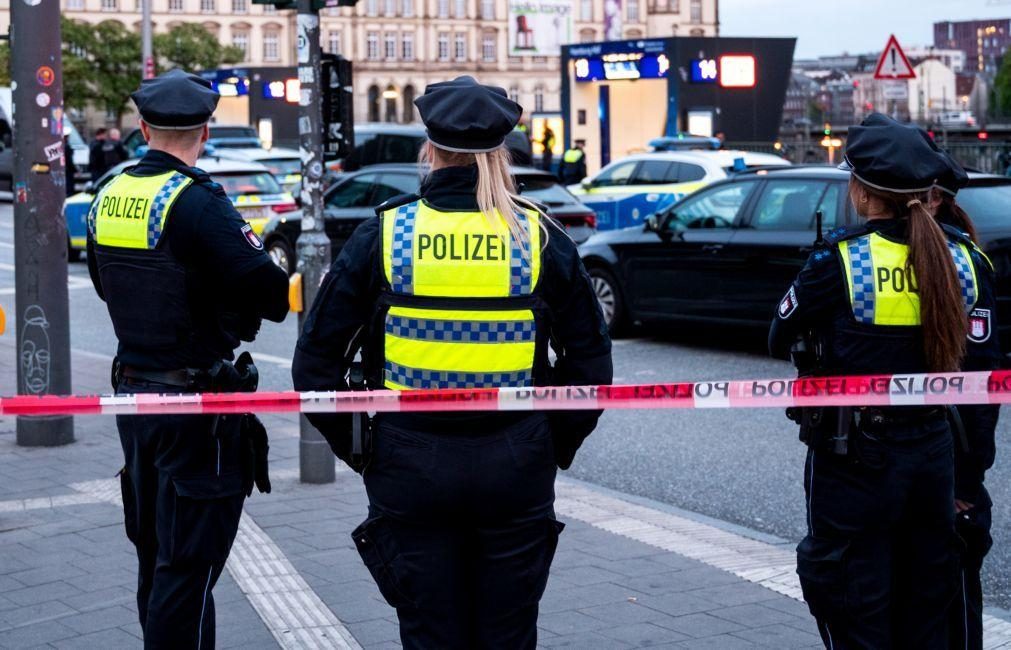 Suspeita de ataque com faca na estação de Hamburgo tem indícios de doença mental