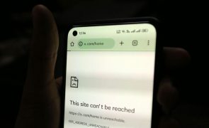 Rede social X  com problemas de funcionamento em vários países