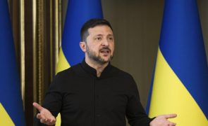 Ucrânia: Zelensky pede determinação aos que procuram a paz após ataques russos