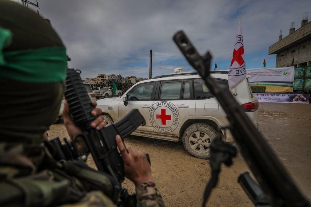 Dois colaboradores da Cruz Vermelha mortos em ataque em Khan Yunis