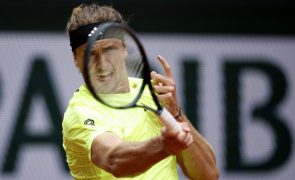 Alexander Zverev qualifica-se para a segunda ronda de Roland Garros