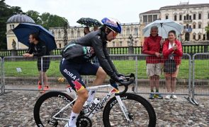 Primoz Roglic desiste na 16.ª etapa do Giro após nova queda