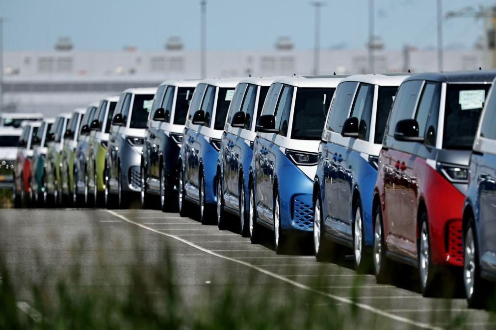 Vendas de automóveis novos na UE recuam 1,2% até abril