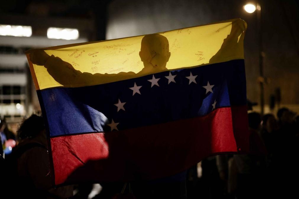 Filha de ativista venezuelana exige informações sobre mãe detida