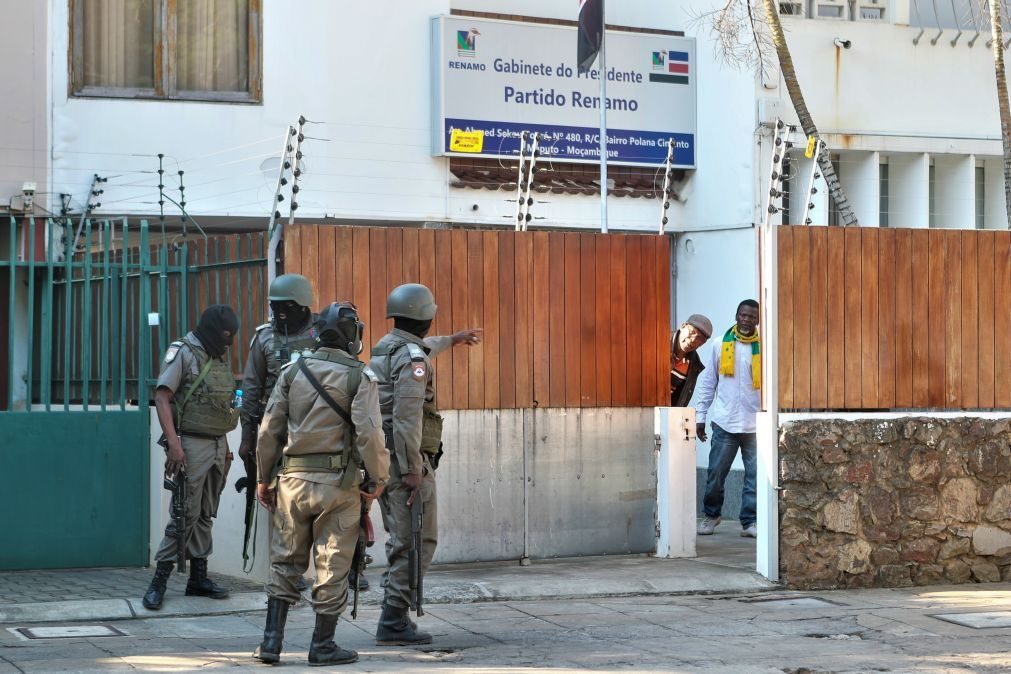 Polícia recupera sede da Renamo em Maputo e retira antigos guerrilheiros