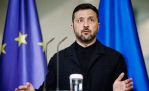 Zelensky afirma que ausência na cimeira da NATO seria vitória de Putin 