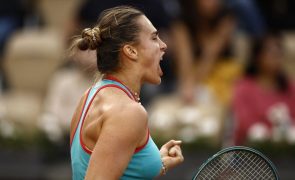 Aryna Sabalenka avança sem problemas para 3.ª ronda de Roland Garros